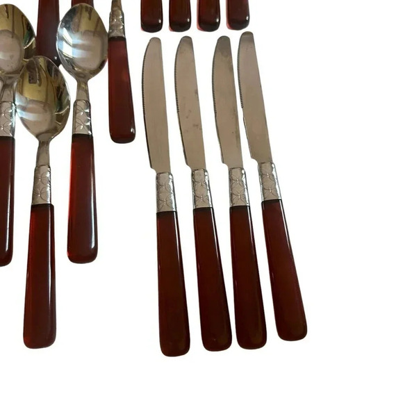 Pier One 39 Piece Stainless Flatware Red Acrylic Handles Mod Floral Embossed - Picture 10 of 14